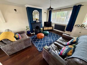 Lounge- click for photo gallery